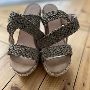 Stuart Weitzman Alex Ankle Wrap Wedge Sandals Khaki brown size 7 vacation vibes